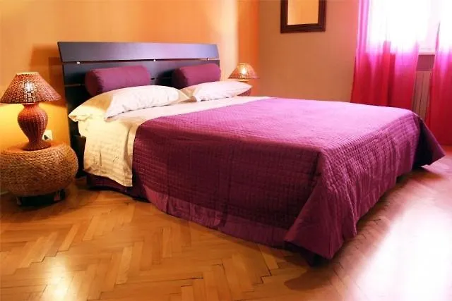 Bed & Breakfast Quo Vadis Arena *